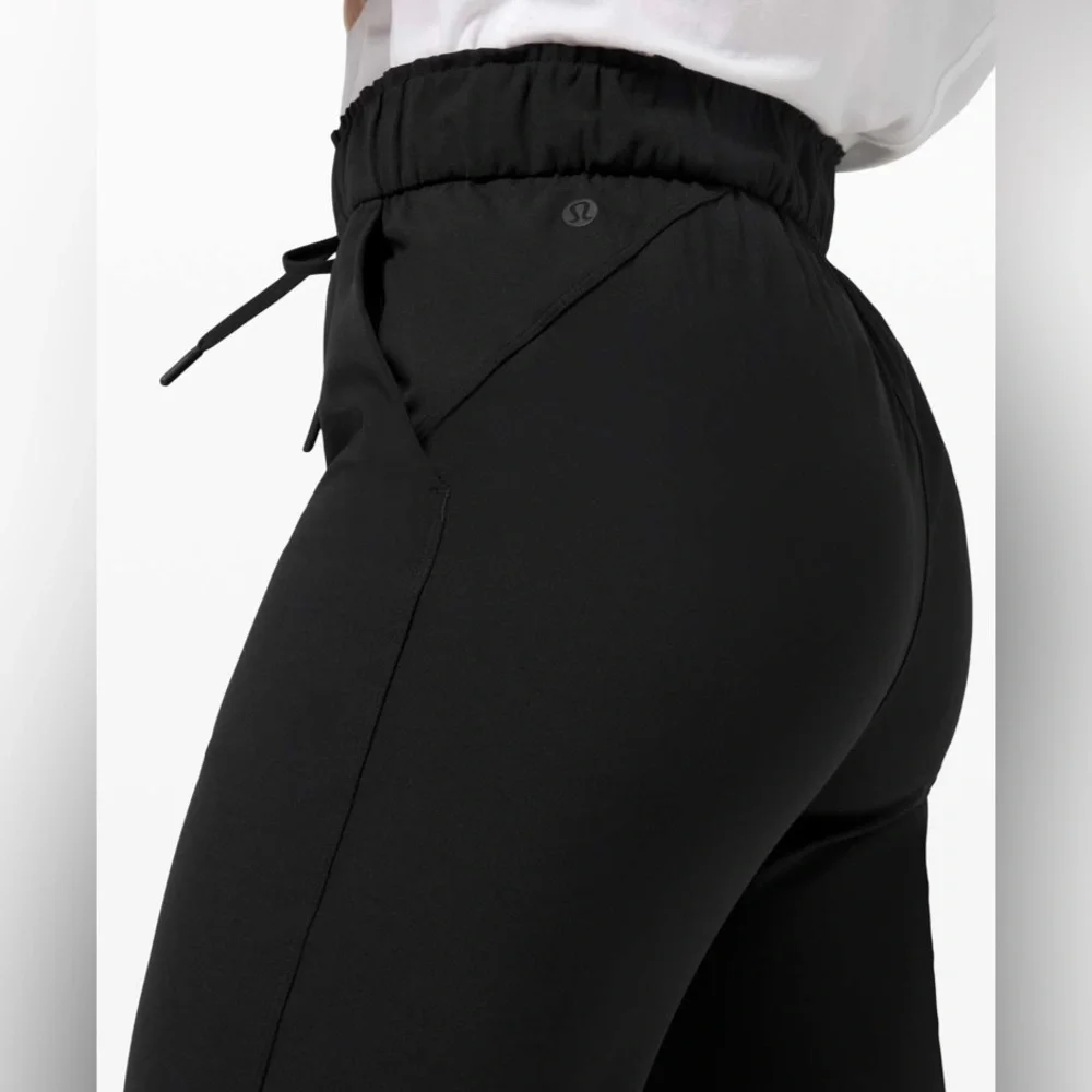 Lululemon Pants Keep Moving Cropped Activewear Casual Comfort Sporty Black 6